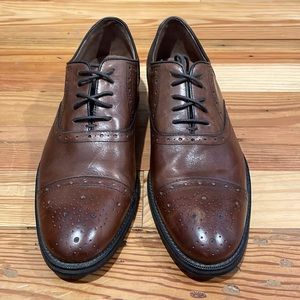 Johnston & Murphy 9 1/2 brown dress shoes